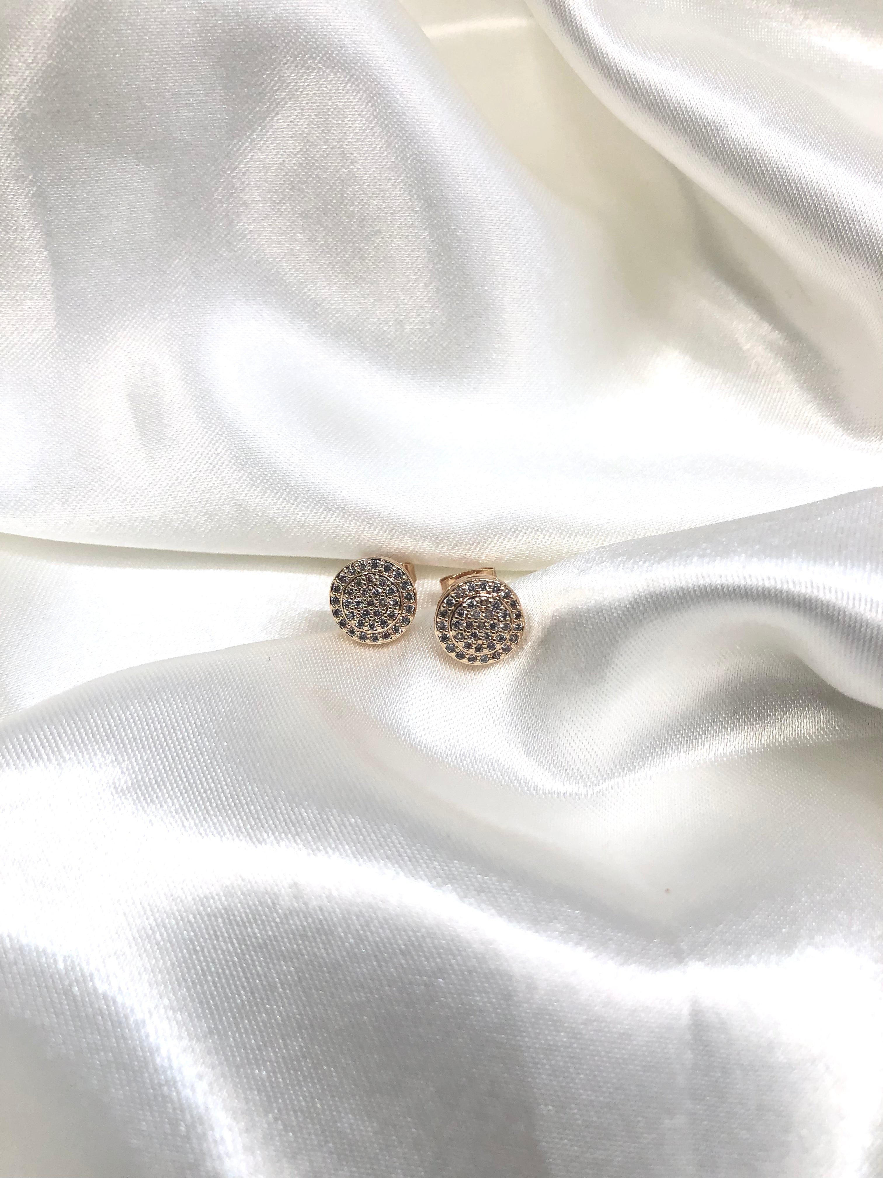 Medium Round Diamond Earrings