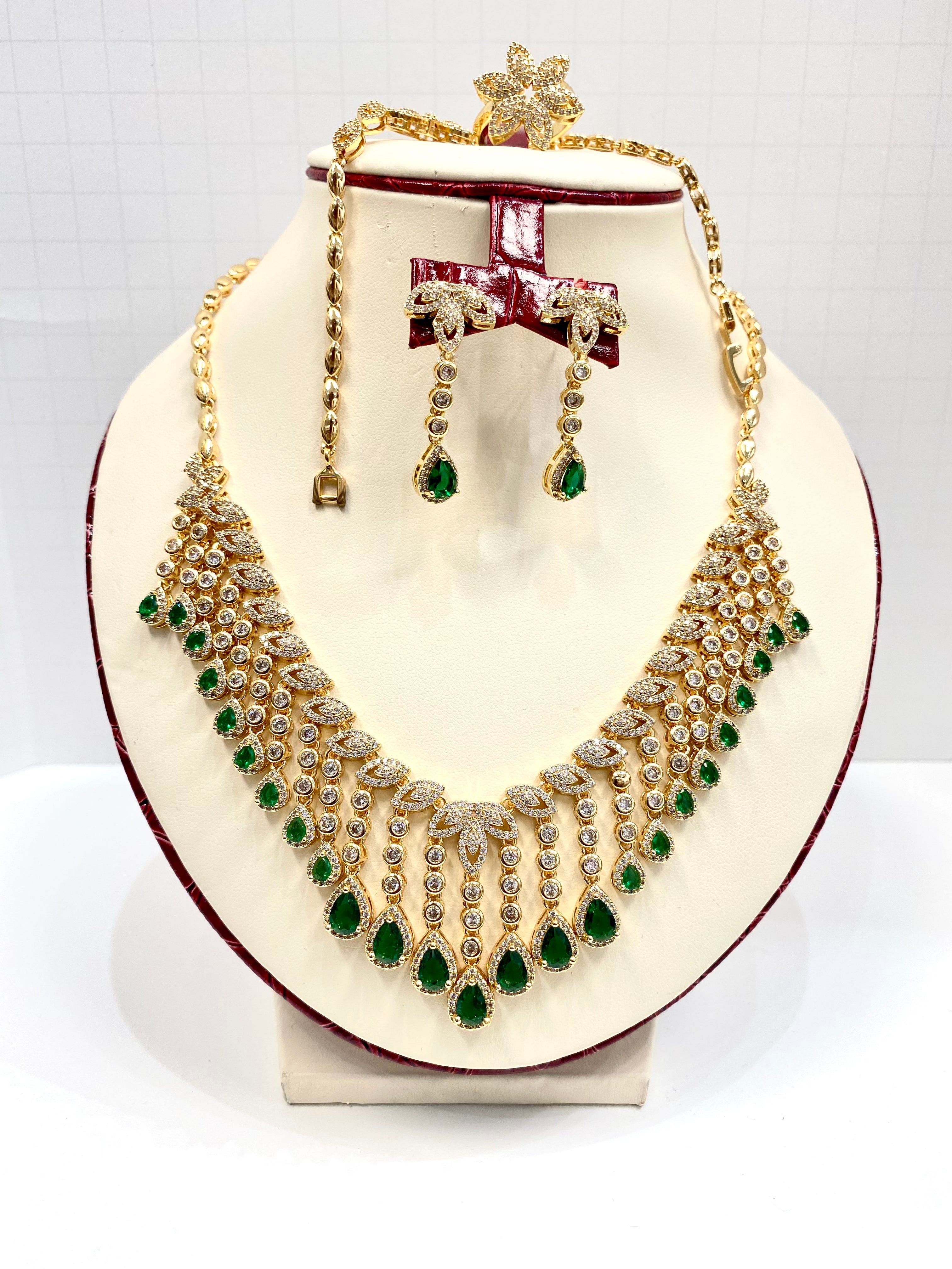 Emerald Tiara Diamond Set